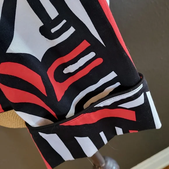 Abbie Mags Large Cotton Jacket Red/Black Abstract Print - Picture 7 of 10